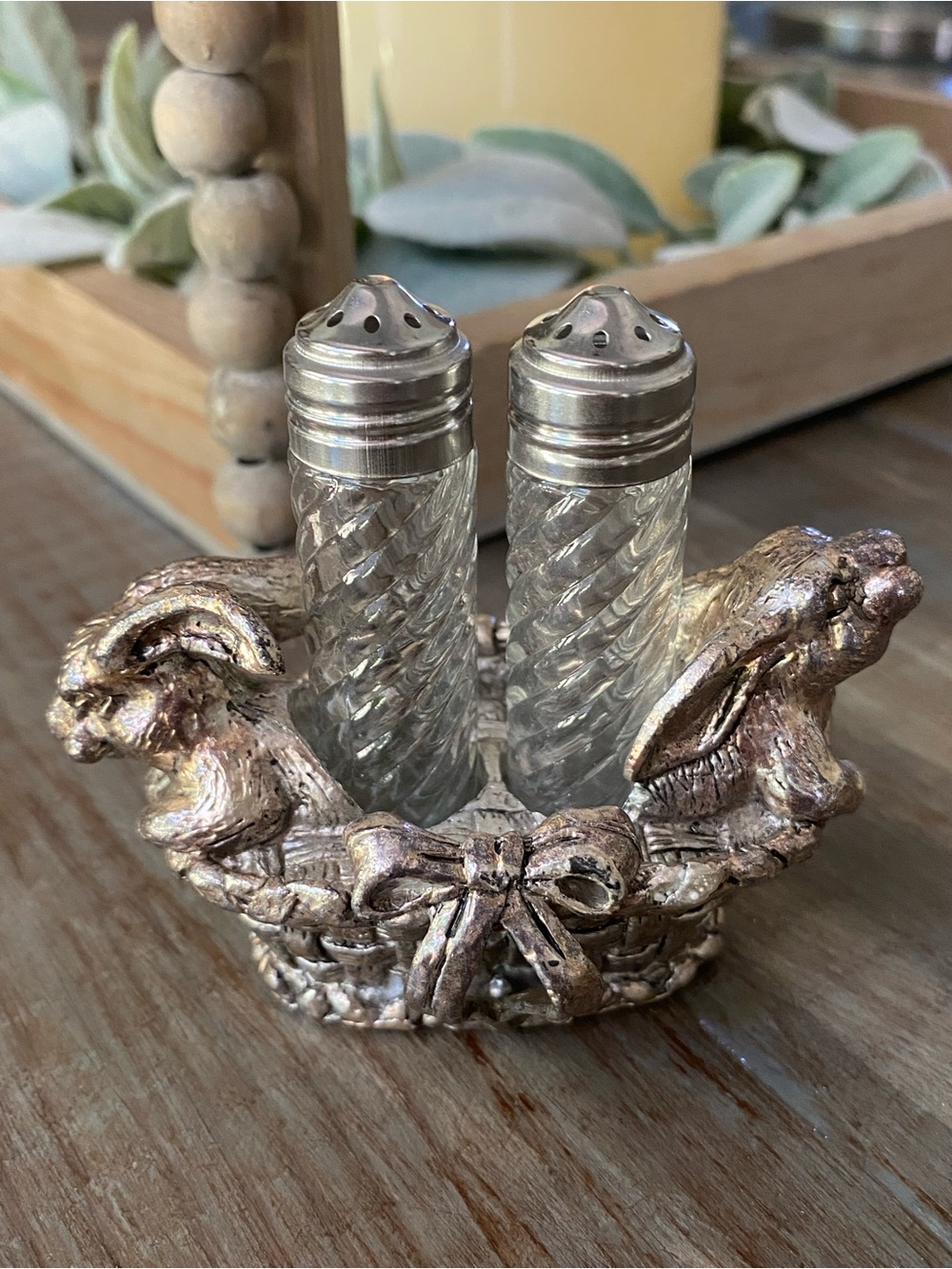 Vintage Arthur Court Bunny Rabbit Basket Salt Pepper Shaker Set Ornate‎ Holder